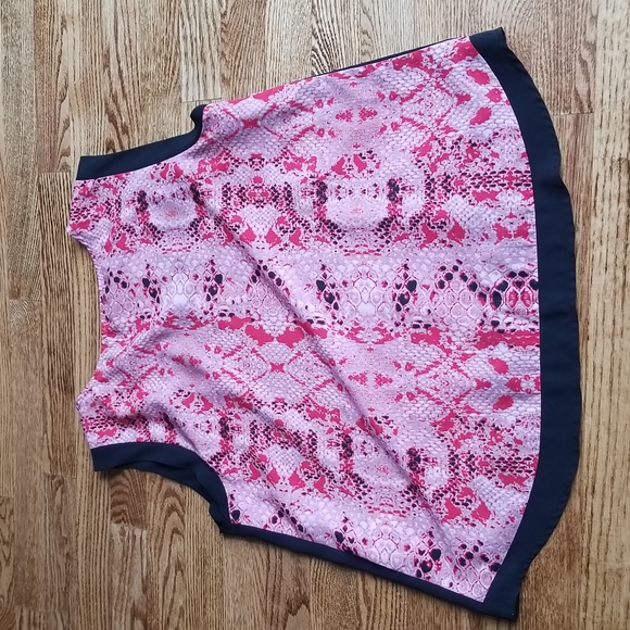 (S) Collective Concepts Red Snakeskin Print Tank Top Lightweight Business Casual - Picture 7 of 7